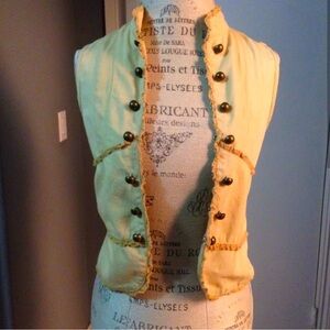 NWOT Cream Vest 🦋